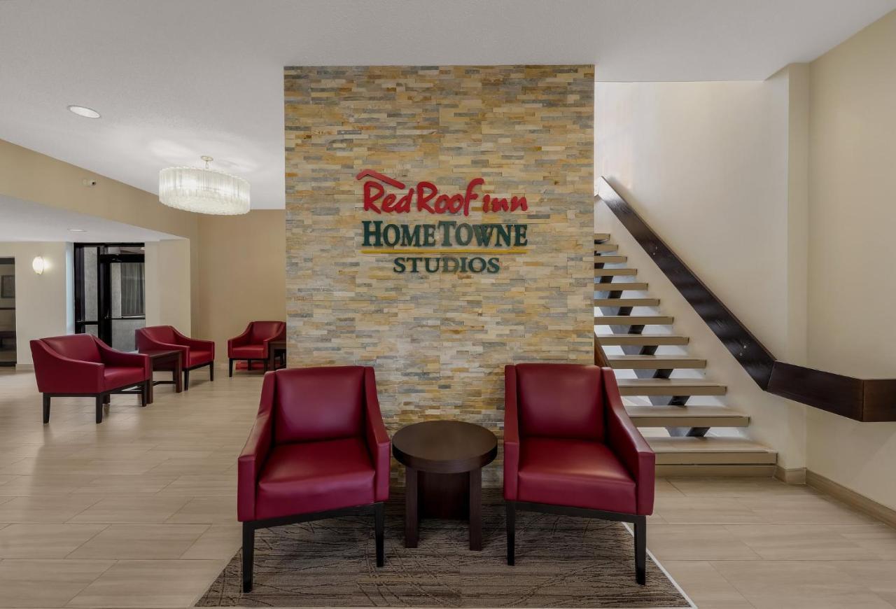 Hometowne Studios By Red Roof ペインティド・ポスト エクステリア 写真
